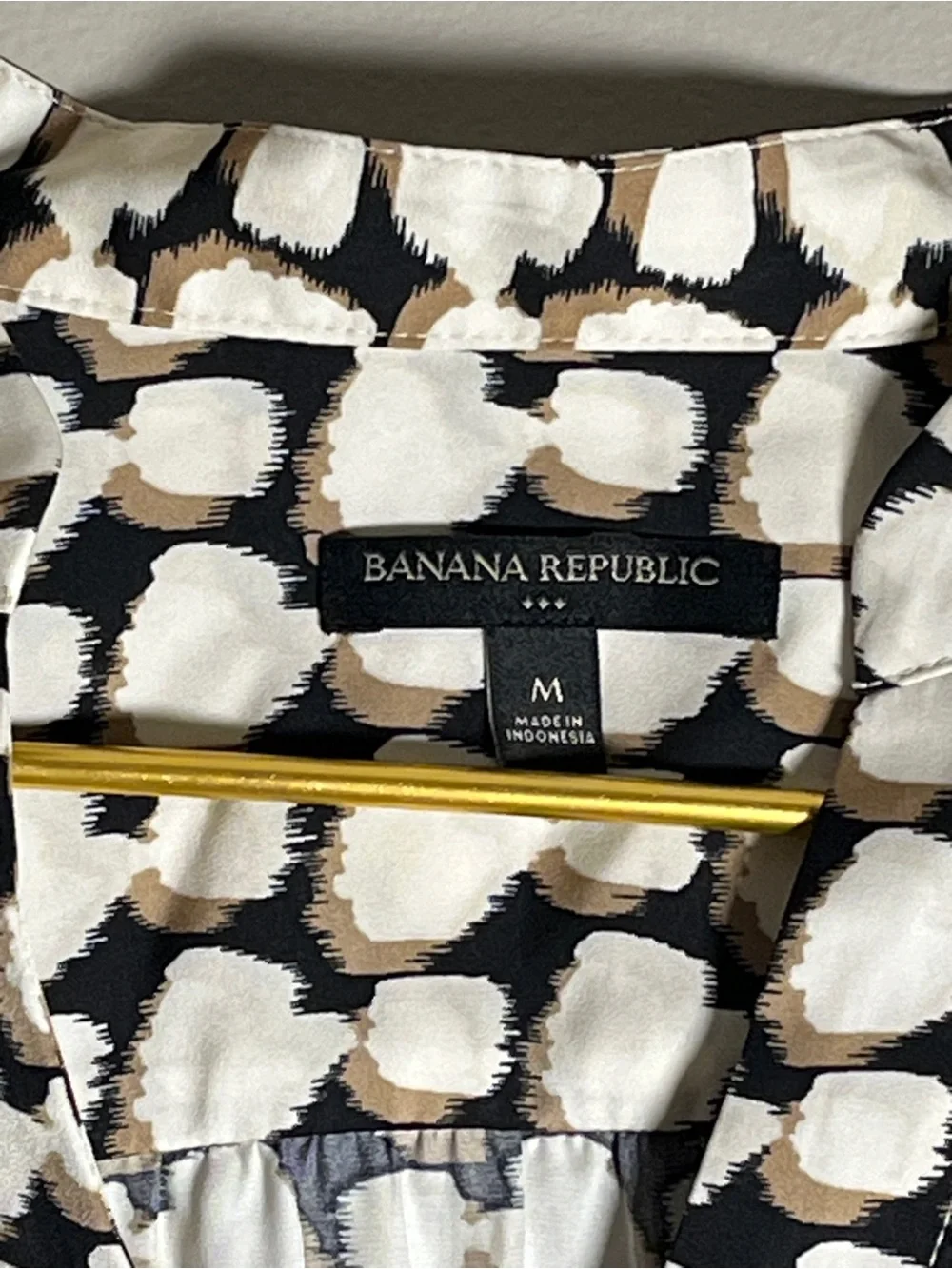 Banana Republic Abstract Print Blouse Medium Puff Sleeve Flare Cuff